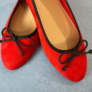 LOFT Red and Black Flats with Rounded Toe and Decorative Bow Size 9 NWOT